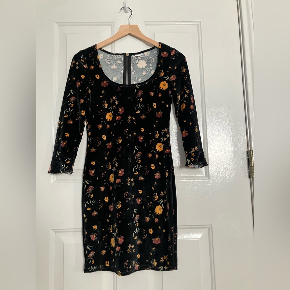 Lascana velvet long sleeve semi formal dress